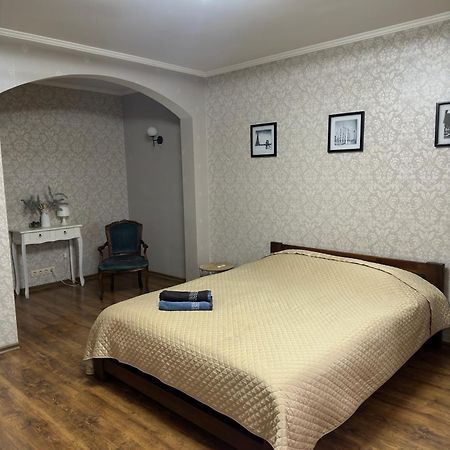 1кім в Центрі,вул.Набережна Ровно Экстерьер фото